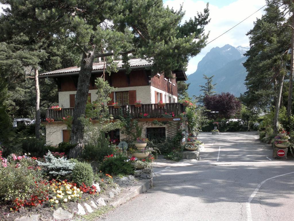 Le Bourg-dʼOisans Camping La Cascadeヴィラ エクステリア 写真