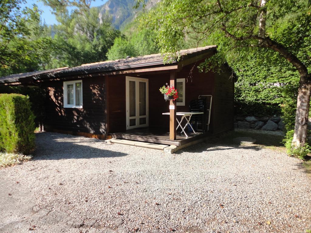 Le Bourg-dʼOisans Camping La Cascadeヴィラ エクステリア 写真